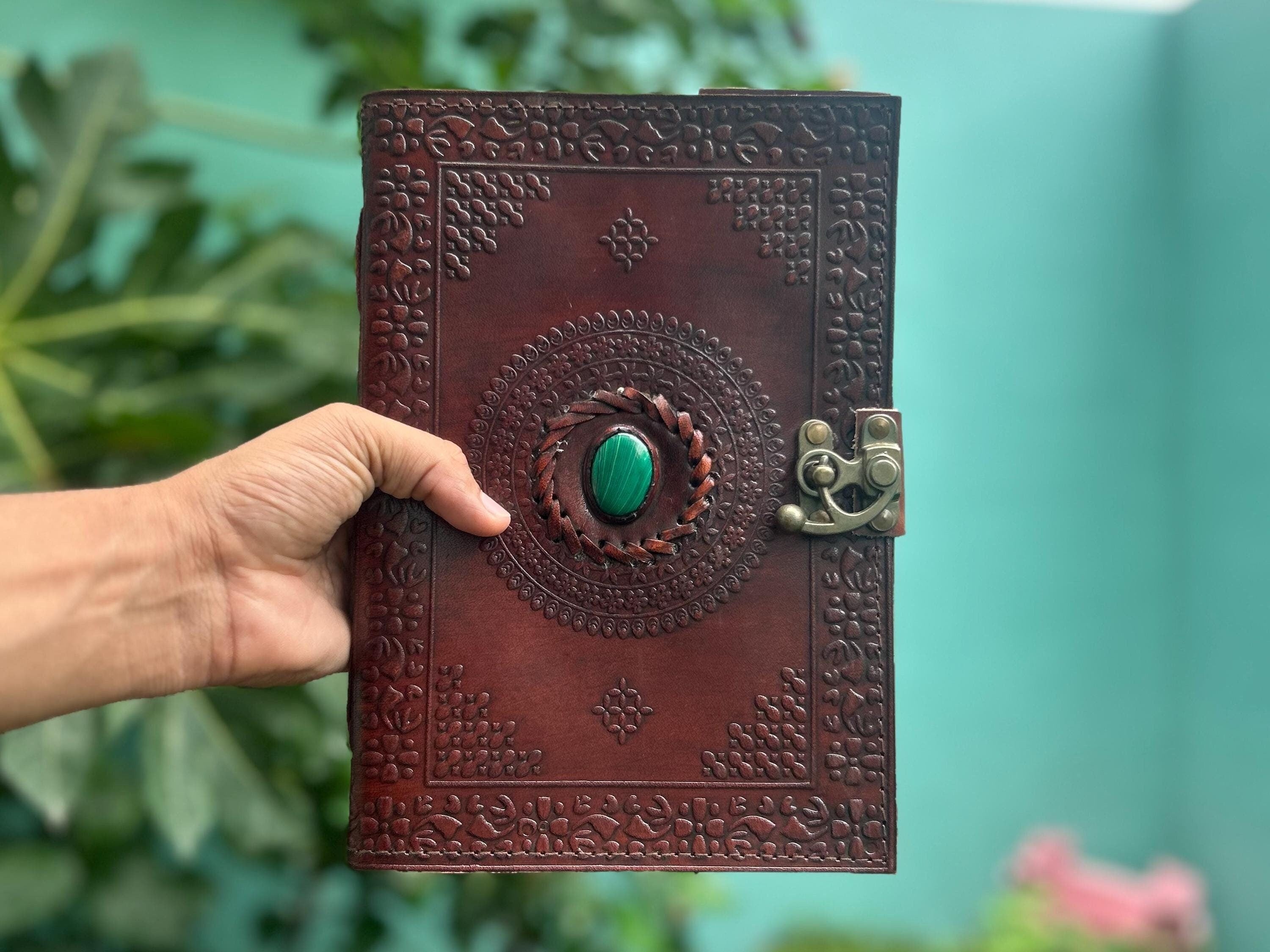 Green Stone Leather Journal (7×10 in) – Vintage Notebook for Travel & Gifts